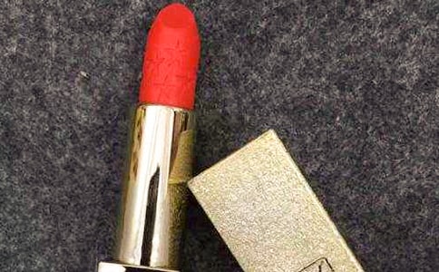 夏天最適合涂什么顏色的口紅